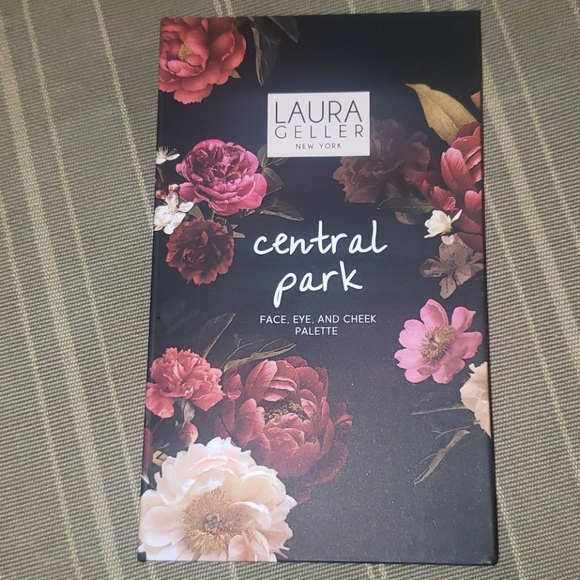 Laura Geller Face, Eye and Cheek Palette - Picture 6 of 9